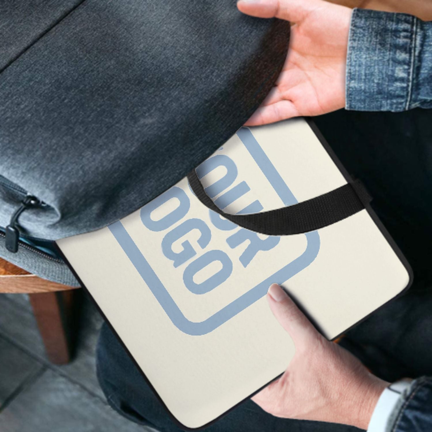Maßgeschneidertes Beige Light Blue Laptop Tasche
