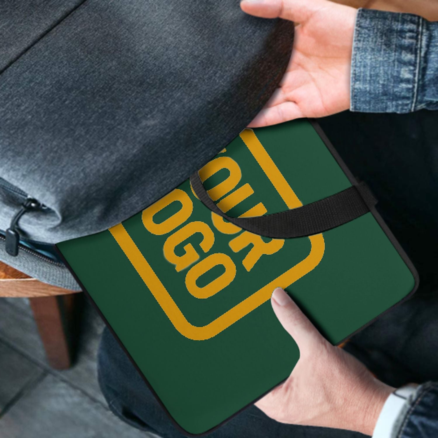 Bolsa portátil amarilla de musgo hecha a green