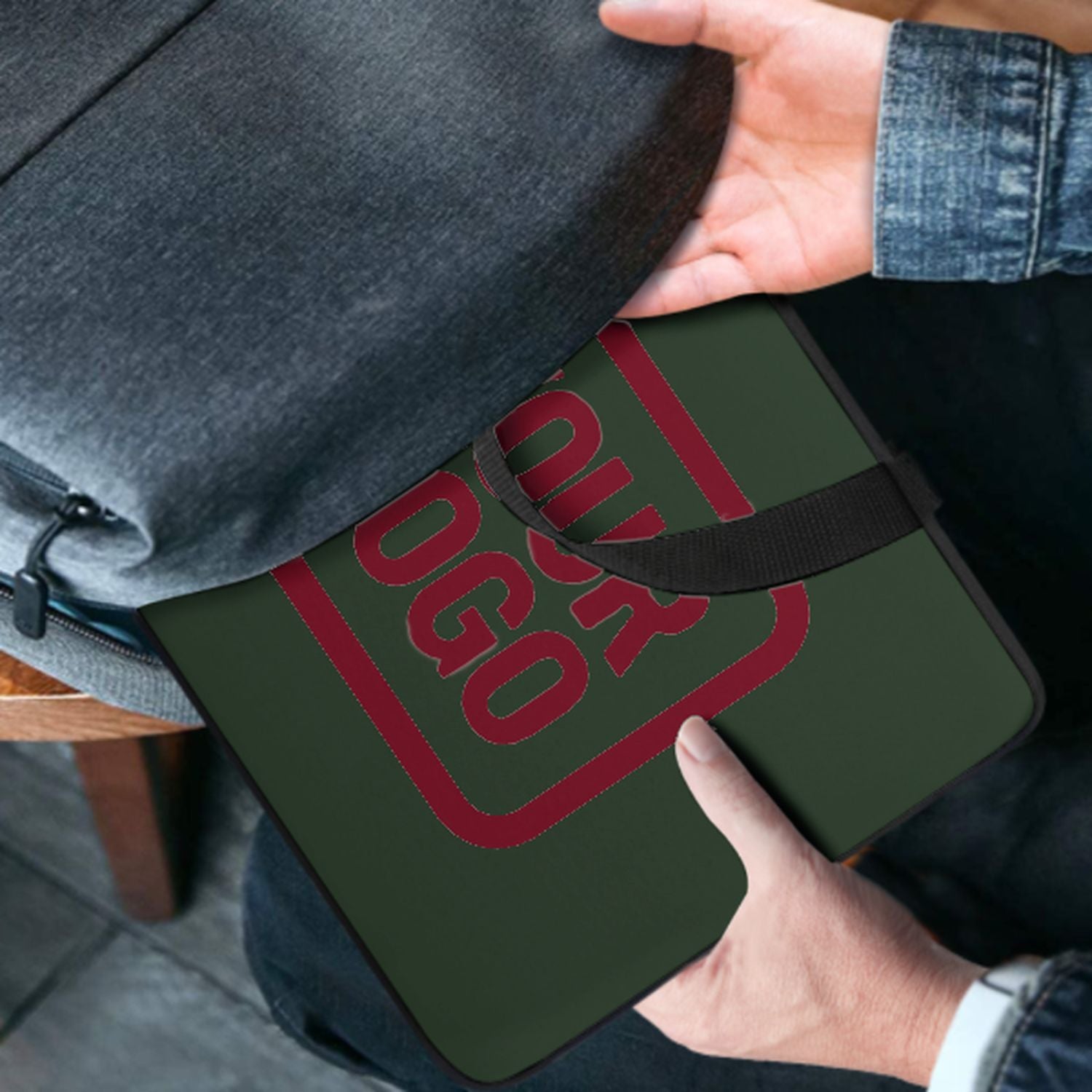 Maßgeschneidertes Tannengrün Crimson Red Laptop Tasche