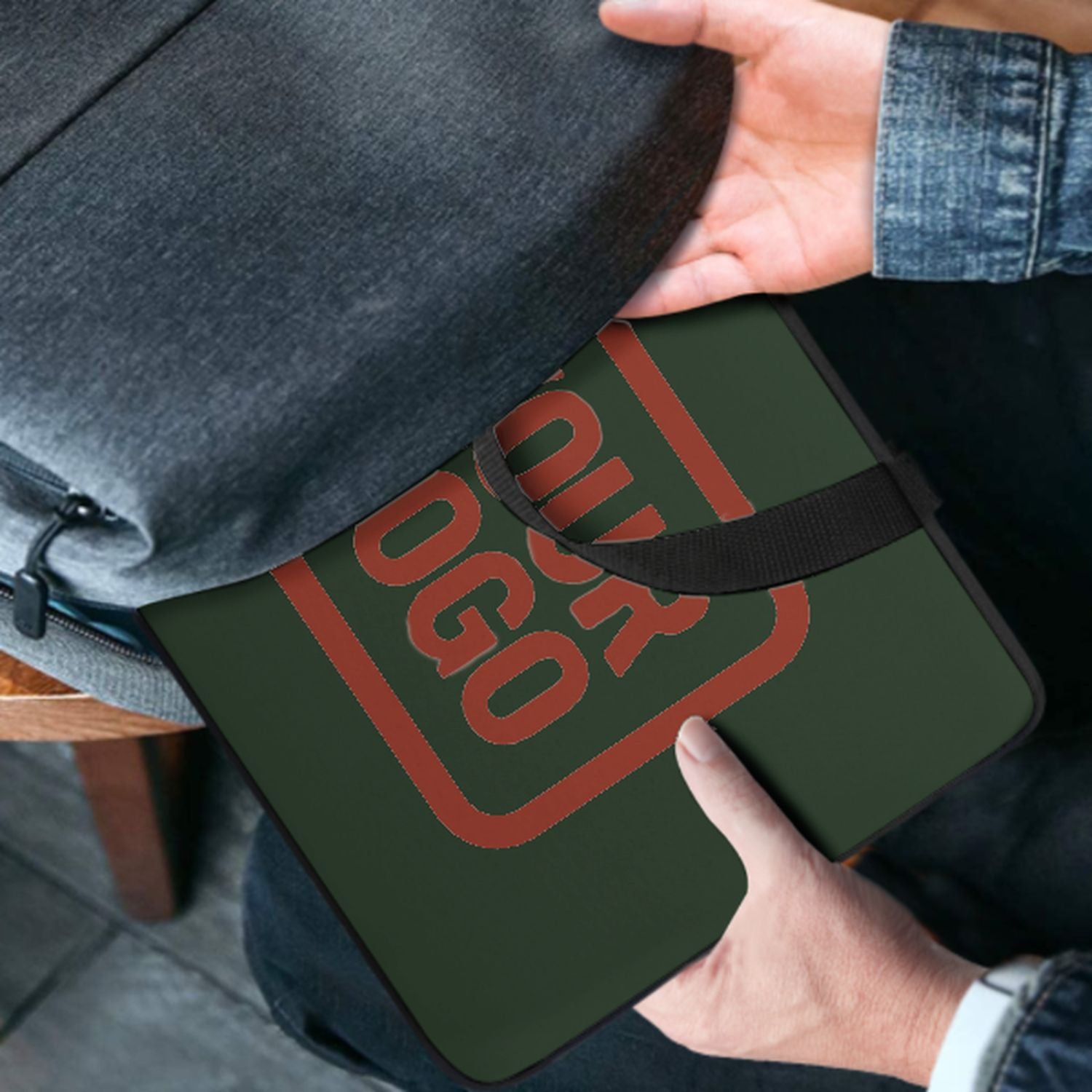 Maßgeschneidertes Tannengrün Coral Red Laptop Tasche