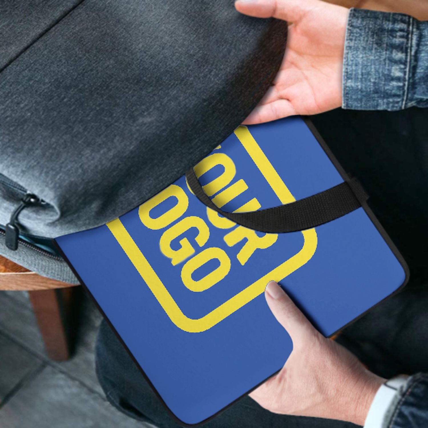 Maßgeschneidertes Himmelblau Light Yellow Laptop Tasche