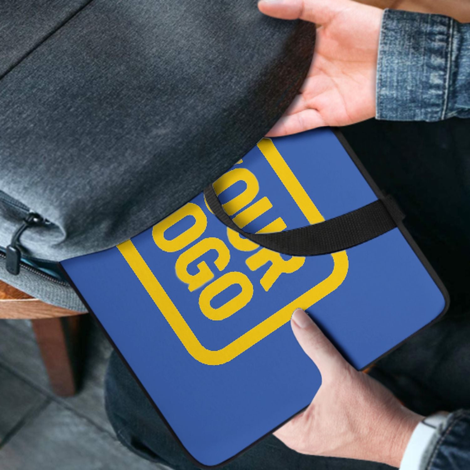 Maßgeschneidertes Himmelblau Gold Laptop Tasche