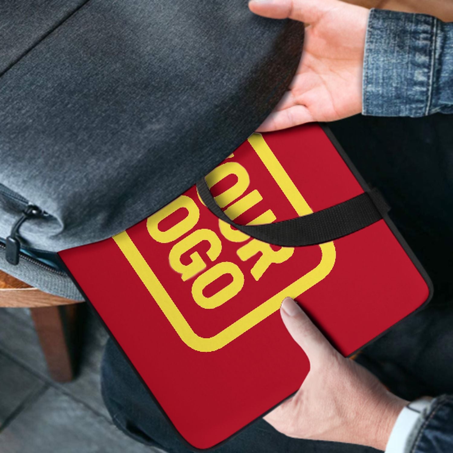 Maßgeschneidertes Rot Light Yellow Laptop Tasche