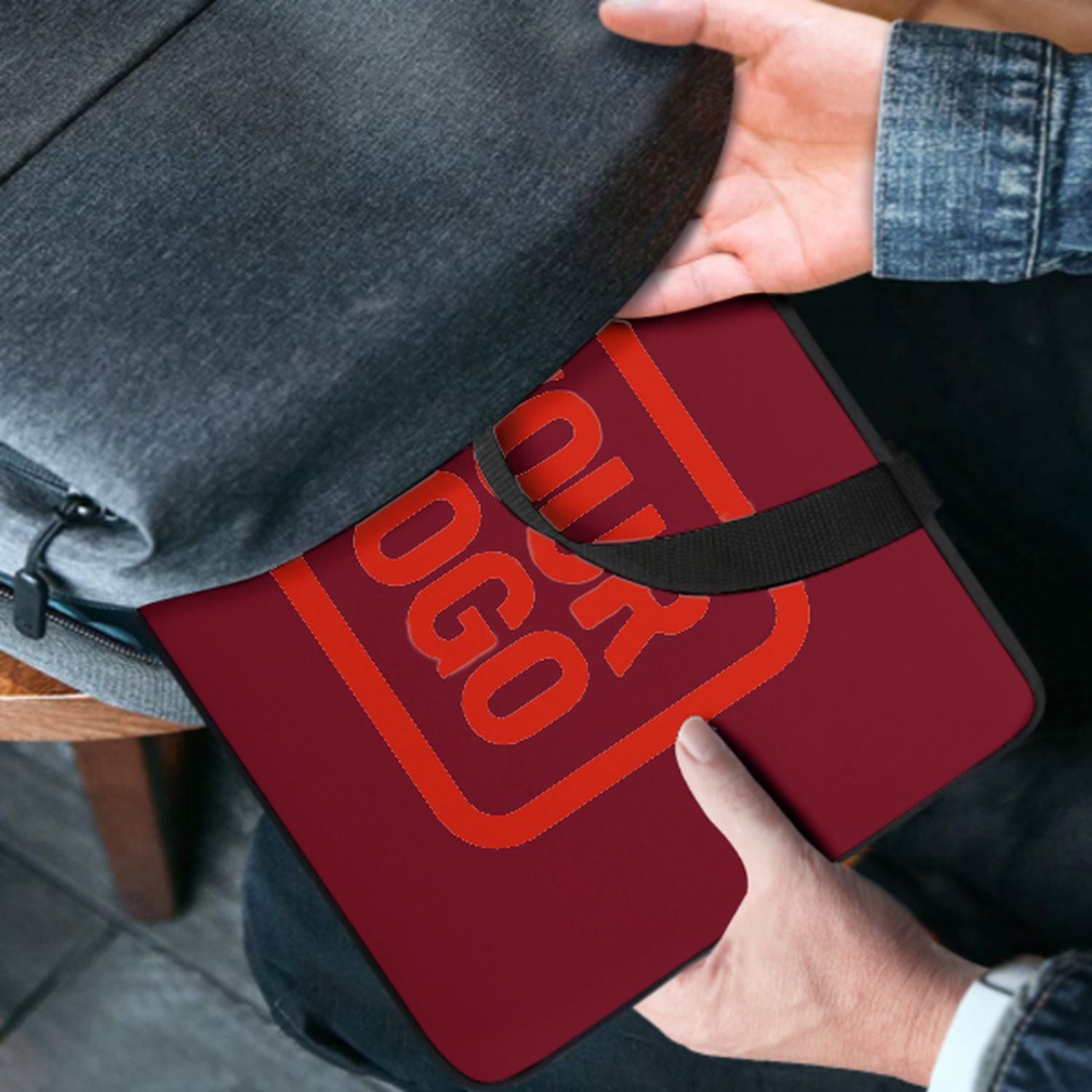 Borsa per laptop personalizzata color rosso cremisi e arancione