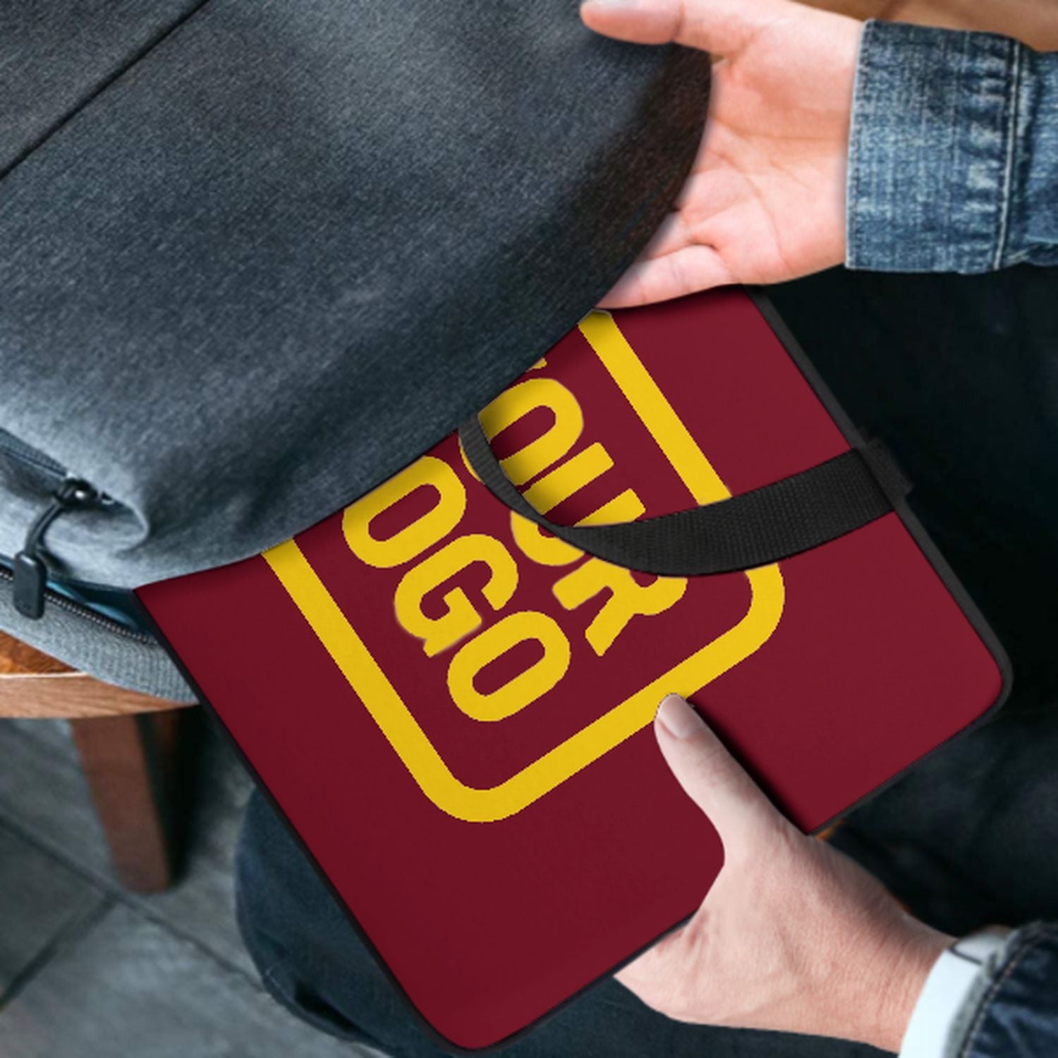 Borsa per laptop personalizzata color oro cremisi