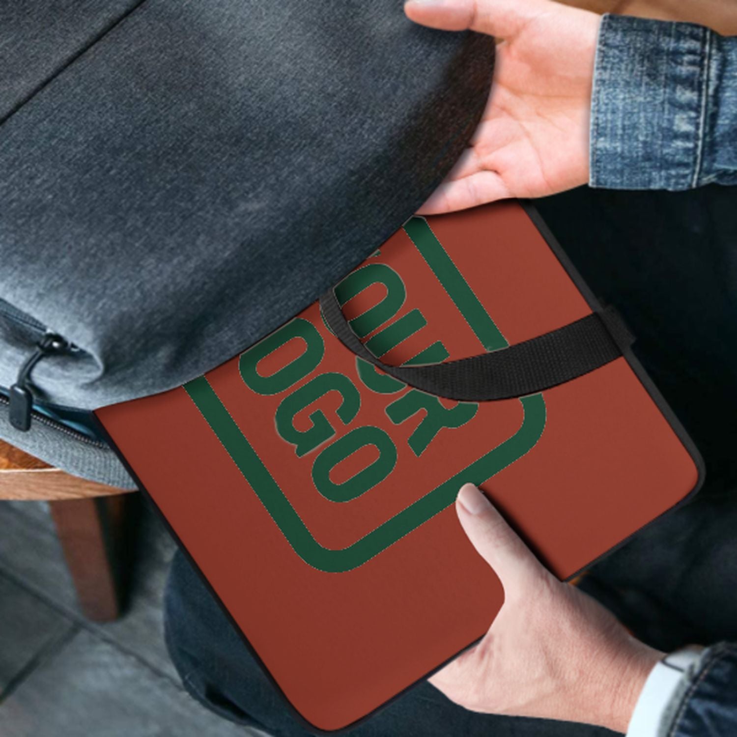 Borsa per laptop personalizzata color corallo rosso e verde