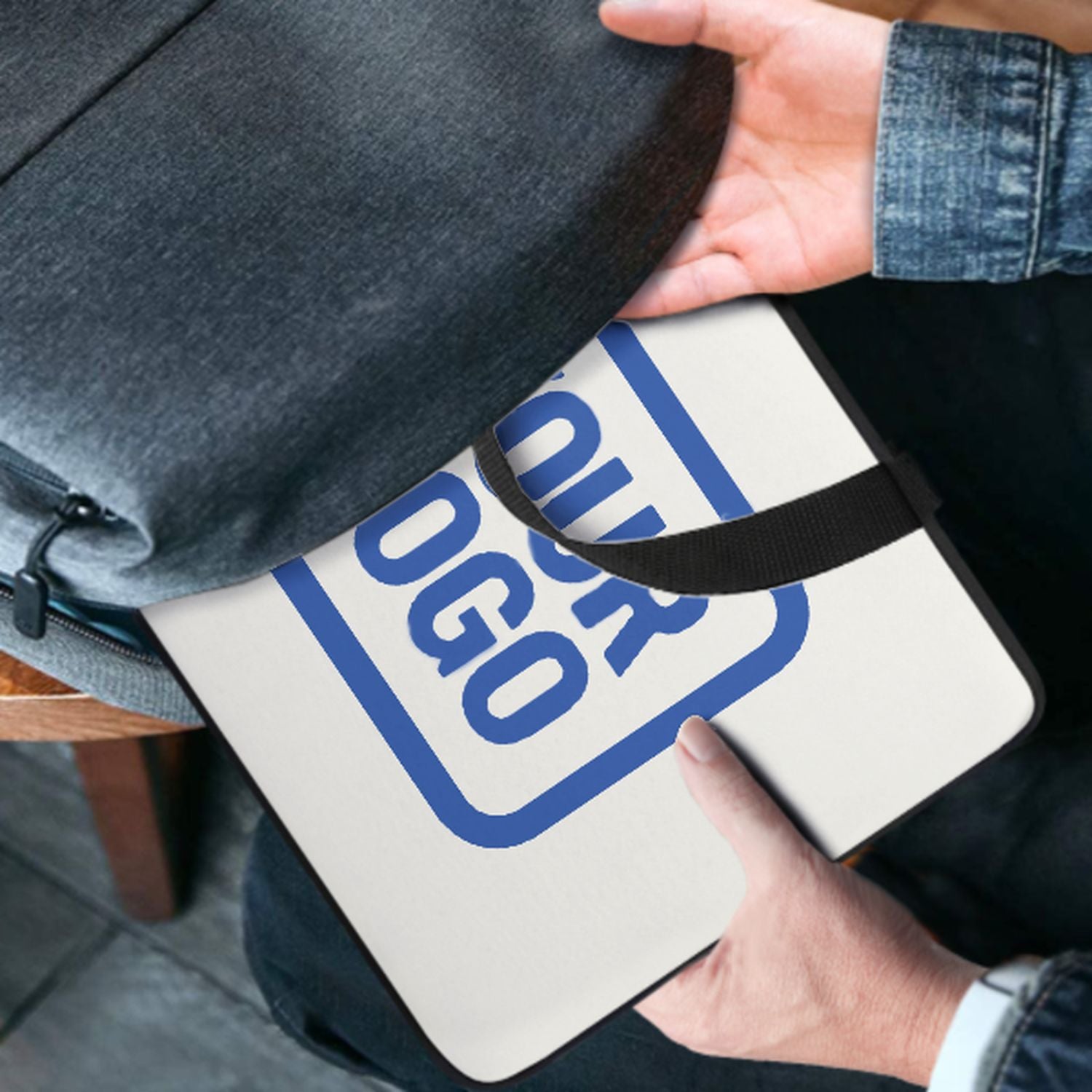 Maßgeschneidertes Weiß Sky Blue Laptop Tasche