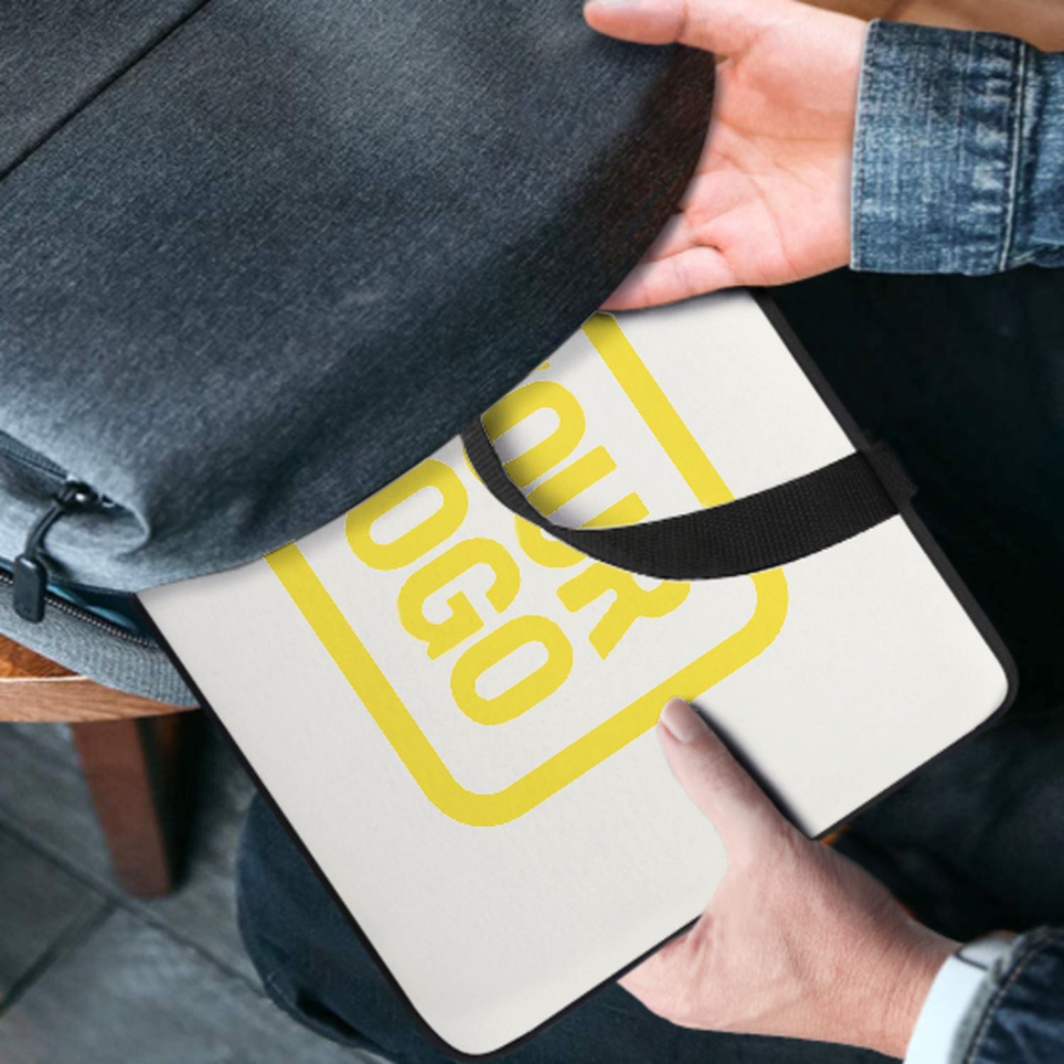 Maßgeschneidertes Weiß Light Yellow Laptop Tasche