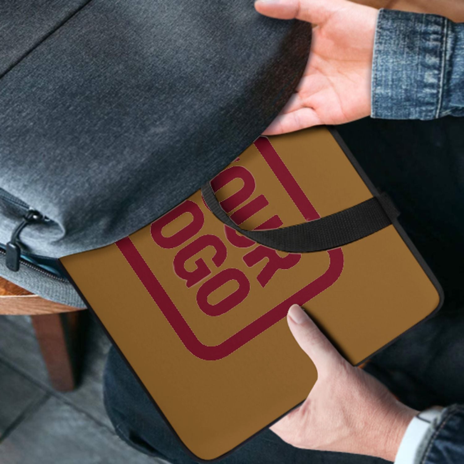 Maßgeschneidertes Khaki Crimson Red Laptop Tasche